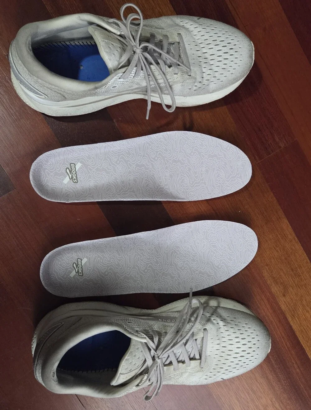 Brooks Ghost X Saturdays NYC, Women's 12 running shoes, Pristine/Gray/White